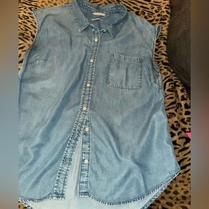 Sleeveless denim button up